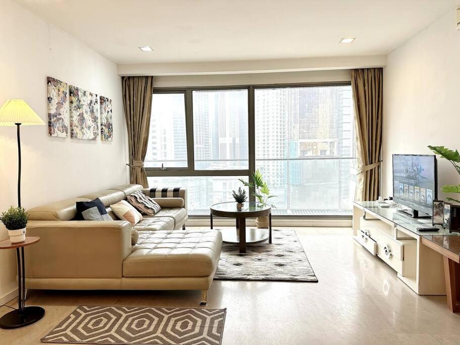 1 Min To Pavilion,klcc & Spacious View,6-7pax Pangsapuri Kuala Lumpur