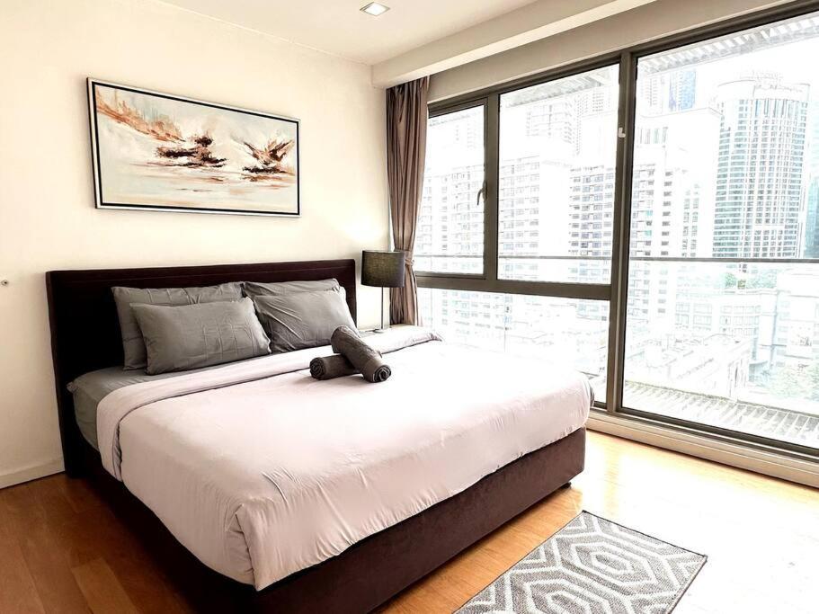 1 Min To Pavilion,klcc & Spacious View,6-7pax * Kuala Lumpur