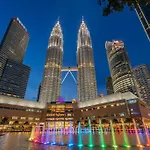 1 Min To Pavilion,Klcc & Spacious City View,6-7Pax